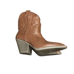 Forever 21 Tan Western Heeled Boots